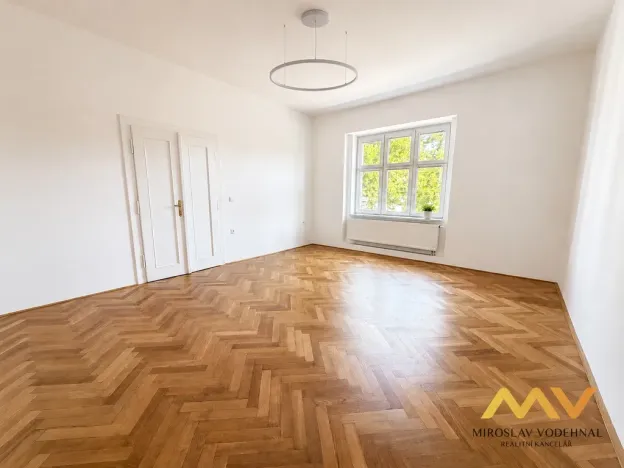 Pronájem bytu 3+1, Hradec Králové - Pražské Předměstí, Dukelská třída, 129 m2