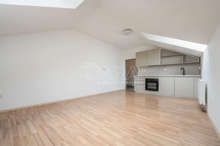 Prodej bytu 1+kk, Písek - Václavské Předměstí, Hostivítova, 30 m2
