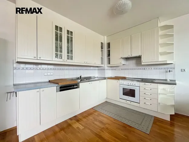 Pronájem bytu 2+kk, Praha - Vršovice, Ruská, 57 m2