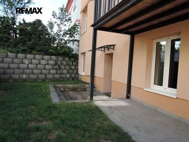 Pronájem bytu 2+kk, Praha - Smíchov, U Malvazinky, 38 m2