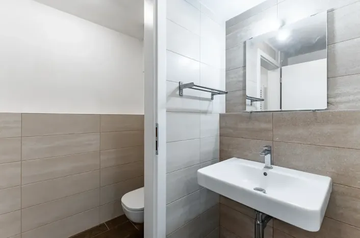 Pronájem obchodního prostoru, Praha - Karlín, Za Karlínským přístavem, 55 m2