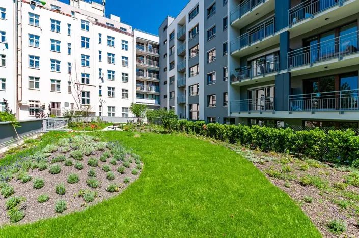 Pronájem bytu 1+kk, Praha - Vysočany, Bassova, 28 m2