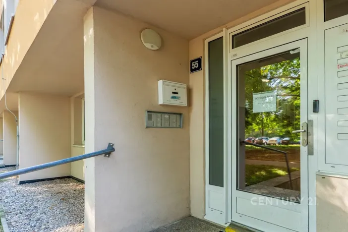 Pronájem bytu 2+kk, Praha - Prosek, Vysočanská, 45 m2