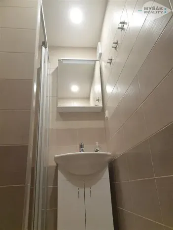 Pronájem bytu 1+1, Praha - Hodkovičky, Klánova, 29 m2