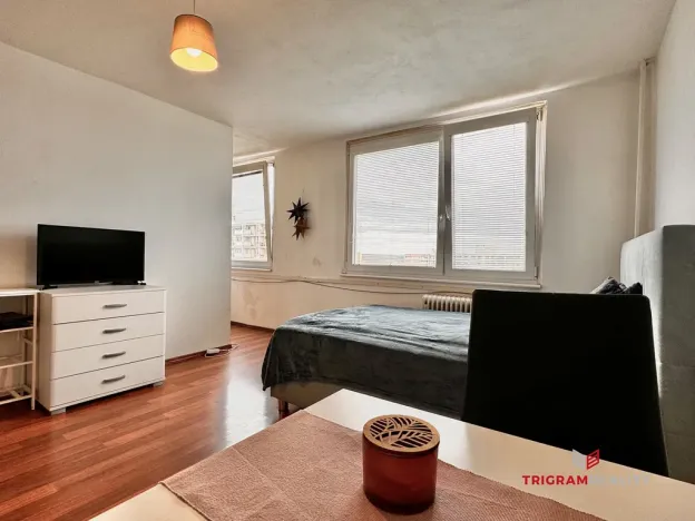 Pronájem bytu 1+kk, Pardubice - Polabiny, Valčíkova, 28 m2