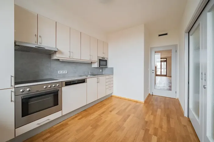 Pronájem bytu 4+1, Praha - Smíchov, Štefánikova, 147 m2