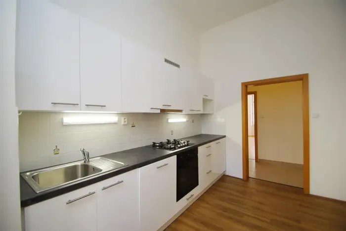 Pronájem bytu 3+1, Praha - Smíchov, V lesíčku, 104 m2