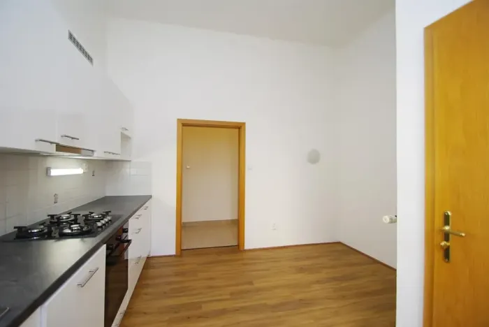 Pronájem bytu 3+1, Praha - Smíchov, V lesíčku, 104 m2