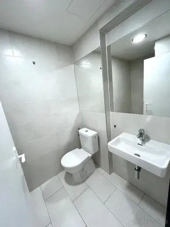 Pronájem bytu 1+kk, Praha - Radotín, Vrážská, 26 m2