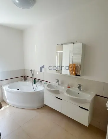 Pronájem bytu 2+1, Praha, Na Konvářce, 77 m2
