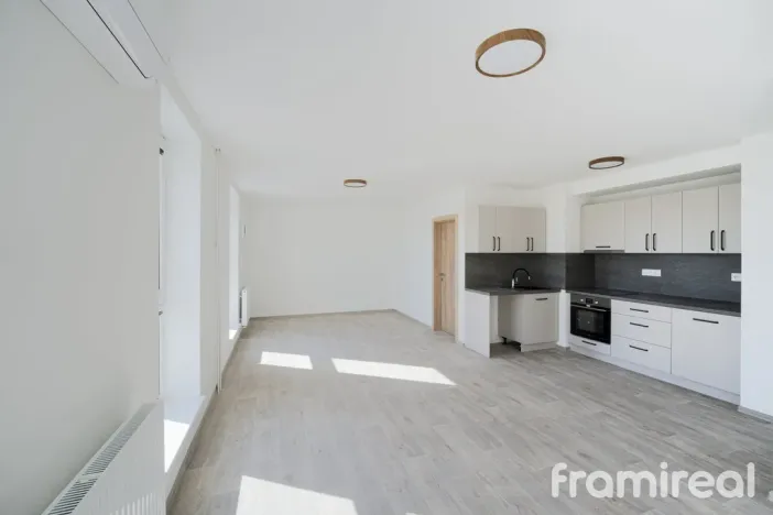 Pronájem bytu 2+kk, Veselí nad Moravou, náměstí Míru, 61 m2