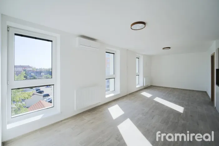 Pronájem bytu 2+kk, Veselí nad Moravou, náměstí Míru, 61 m2