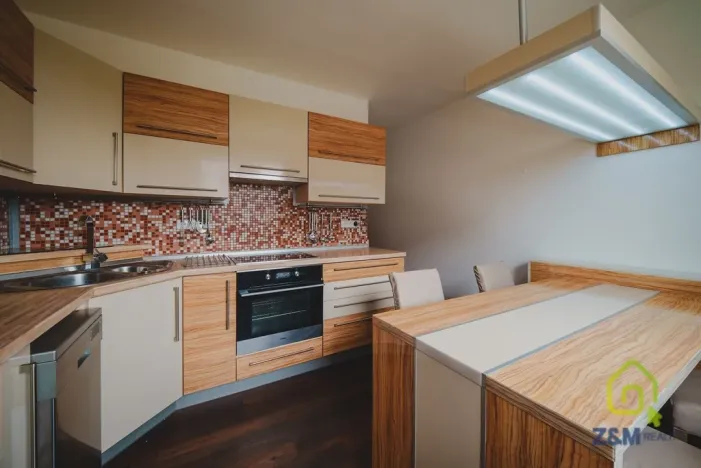 Prodej bytu 3+1, Sokolov, Spartakiádní, 73 m2