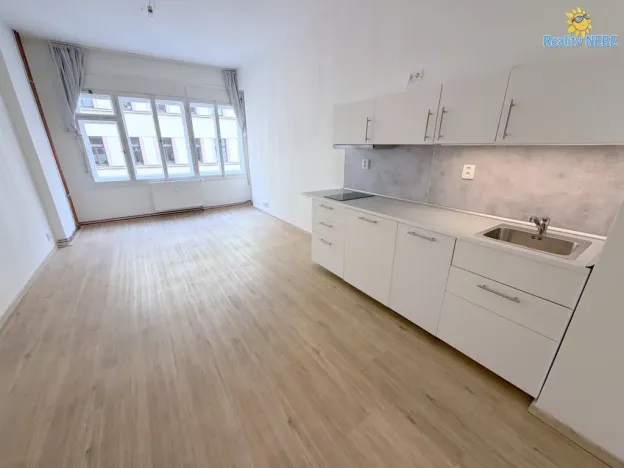 Pronájem bytu 1+kk, Praha - Nové Město, Štěpánská, 32 m2