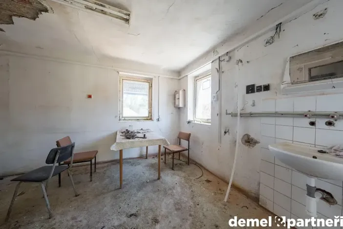 Pronájem zemědělského objektu, Korouhev, 1400 m2