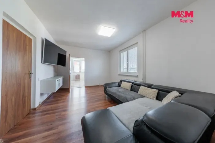 Prodej bytu 3+1, Chodov, Říjnová, 54 m2