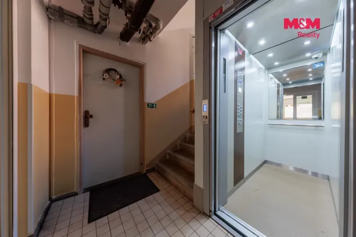 Prodej bytu 3+1, Chodov, Říjnová, 54 m2
