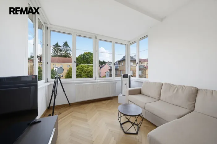 Prodej bytu 3+1, Karlovy Vary - Drahovice, Vítězná, 77 m2