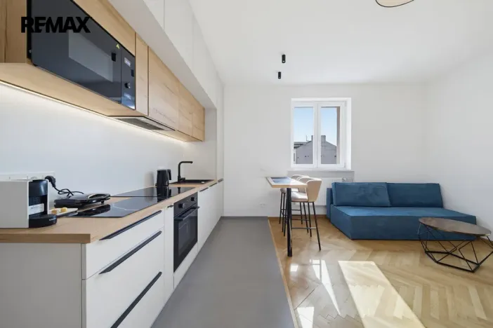 Prodej bytu 2+kk, Karlovy Vary - Drahovice, Vítězná, 46 m2
