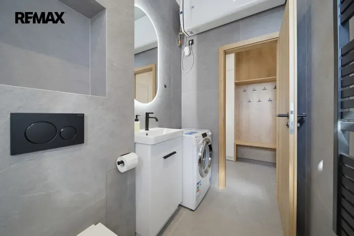 Prodej bytu 2+kk, Karlovy Vary - Drahovice, Vítězná, 46 m2