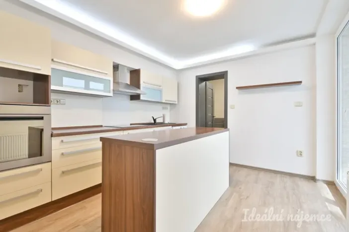 Pronájem bytu 5+1, Ořechov, Polní, 150 m2
