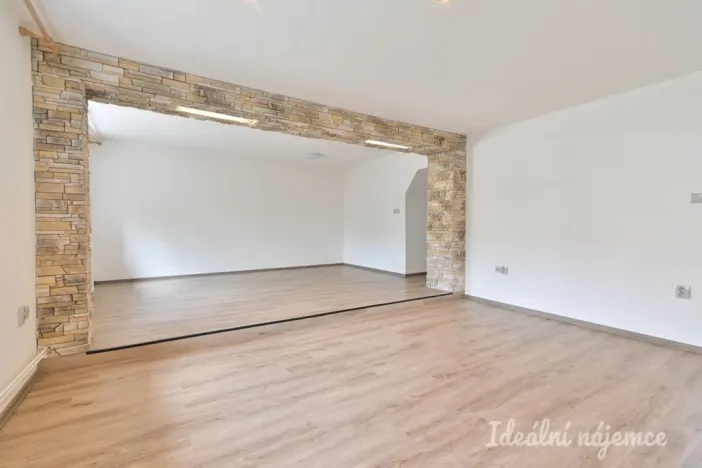 Pronájem bytu 5+1, Ořechov, Polní, 150 m2
