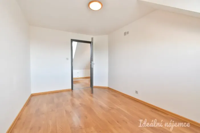Pronájem bytu 5+1, Ořechov, Polní, 150 m2