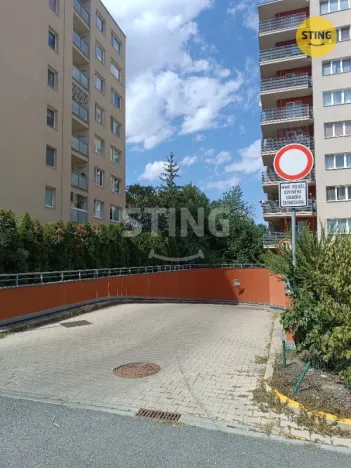 Prodej garážového stání, Praha - Košíře, 15 m2