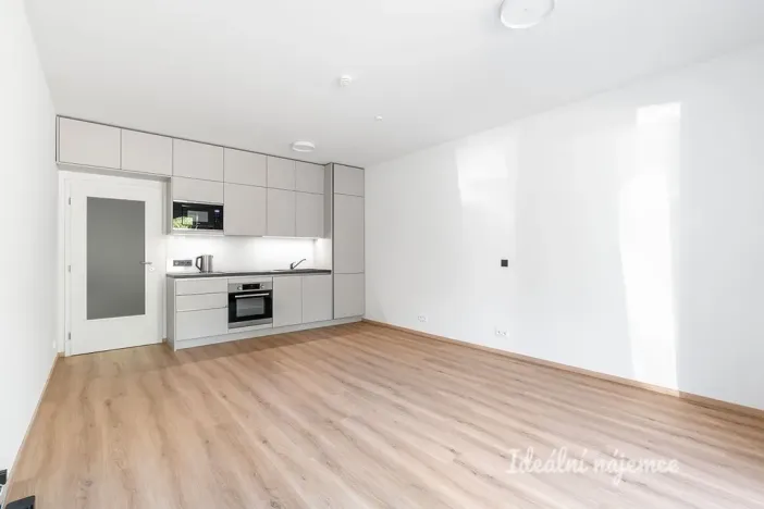 Pronájem bytu 1+kk, Praha - Čakovice, Danielova, 34 m2