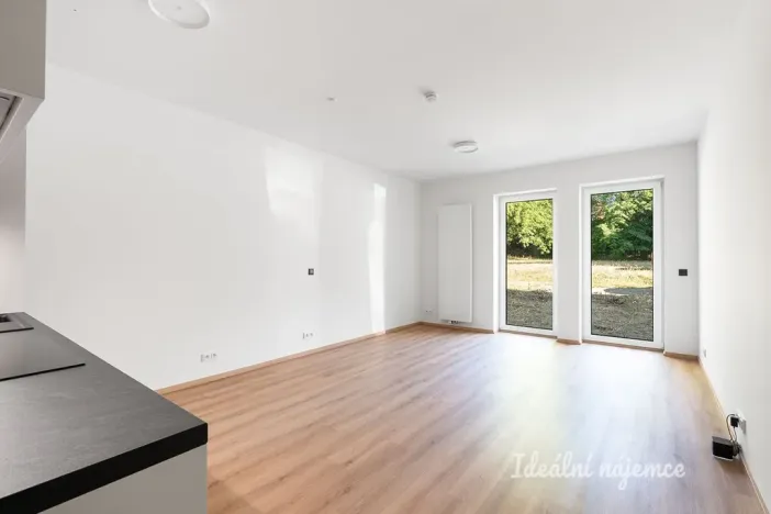 Pronájem bytu 1+kk, Praha - Čakovice, Danielova, 34 m2