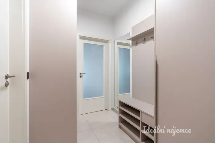 Pronájem bytu 1+kk, Praha - Čakovice, Danielova, 34 m2