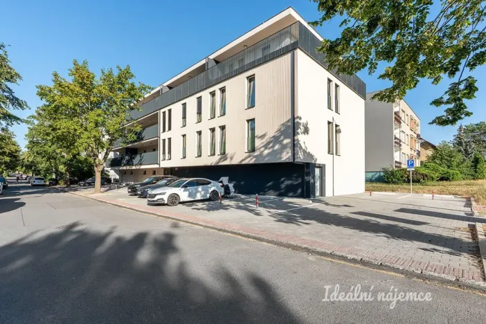 Pronájem bytu 1+kk, Praha - Čakovice, Danielova, 34 m2