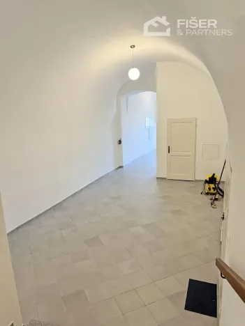 Pronájem kanceláře, Valašské Meziříčí, Náměstí, 46 m2