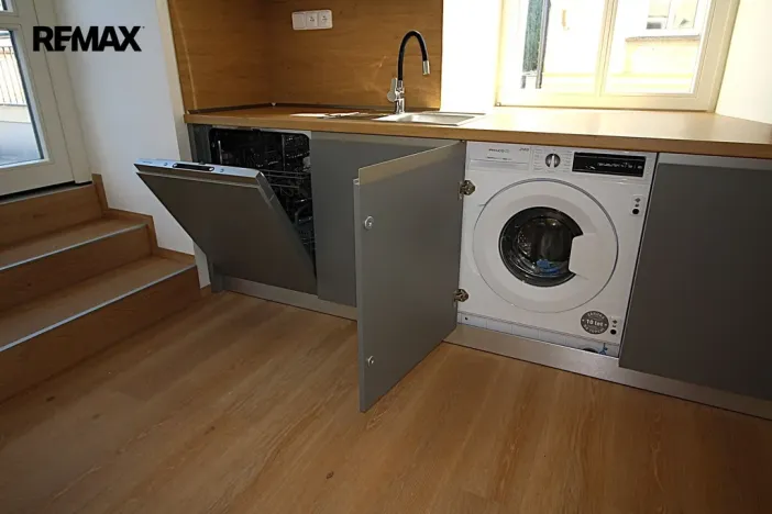 Pronájem bytu 1+kk, Chrastava, náměstí 1. máje, 42 m2