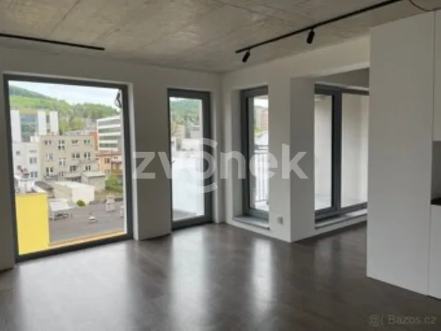 Pronájem bytu 1+kk, Zlín, Sadová, 36 m2