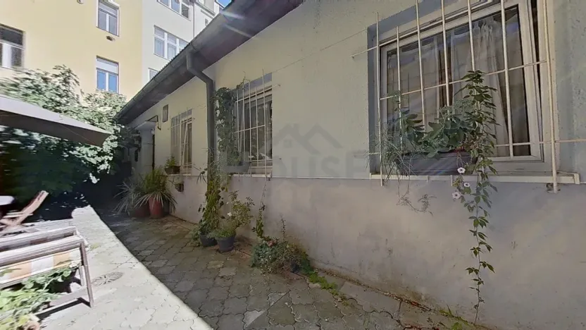 Prodej rodinného domu, Praha - Karlín, Pernerova, 81 m2
