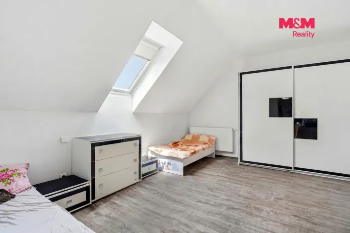Prodej rodinného domu, Kněžmost - Koprník, 250 m2