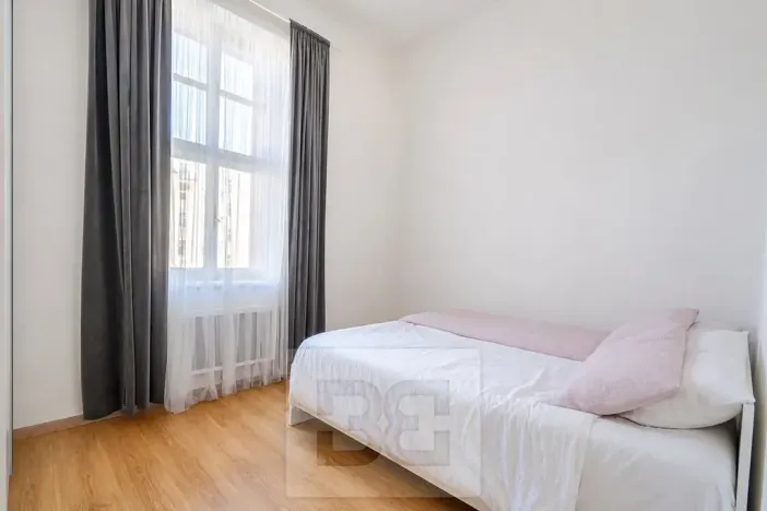 Pronájem bytu 2+1, Praha - Vinohrady, Velehradská, 42 m2