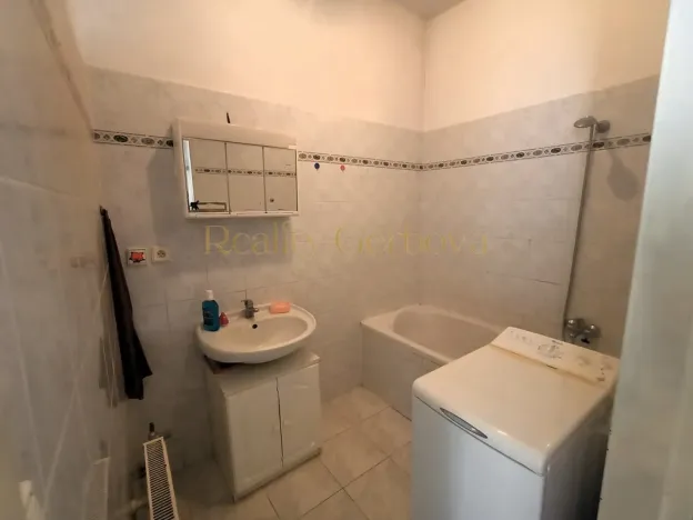 Prodej rodinného domu, Studená, nám. Sv. J. Nepomuckého, 180 m2