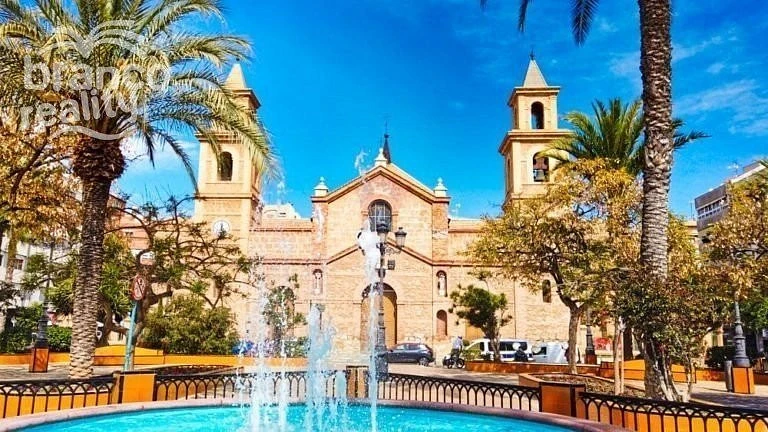Prodej rodinného domu, Torrevieja, Alicante, Španělsko, 185 m2