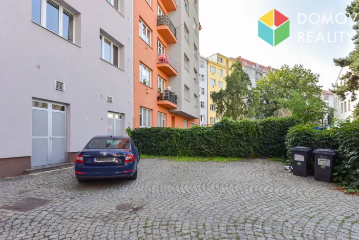 Pronájem bytu 2+kk, Praha, Na dolinách, 45 m2