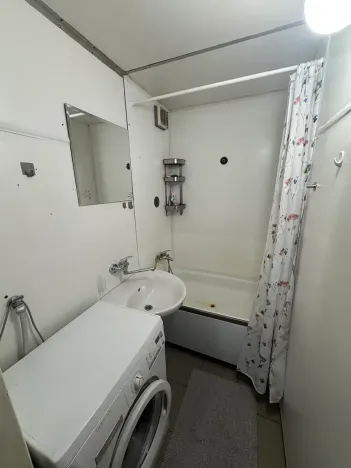 Pronájem bytu 1+1, Praha - Troja, Krynická, 30 m2