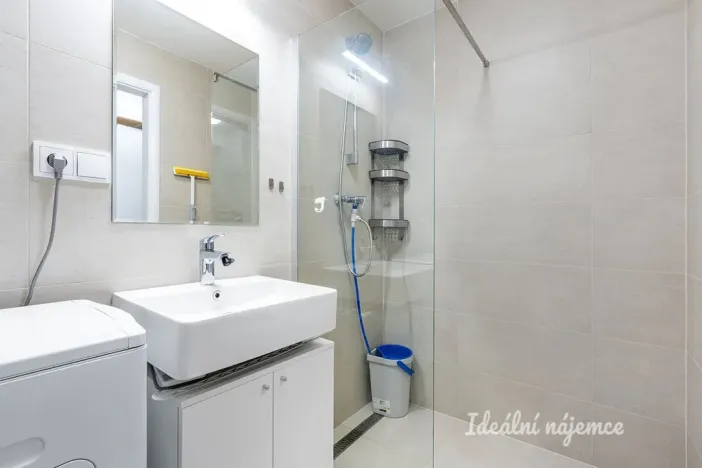 Pronájem bytu 1+kk, Vrané nad Vltavou, Nádražní, 29 m2