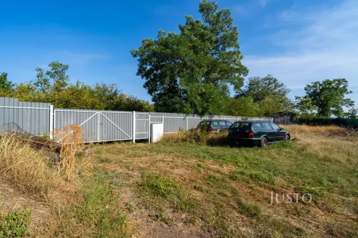 Prodej zahrady, Černuc, 802 m2