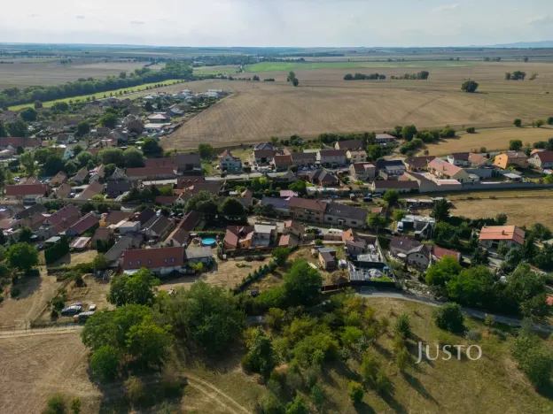 Prodej zahrady, Černuc, 802 m2