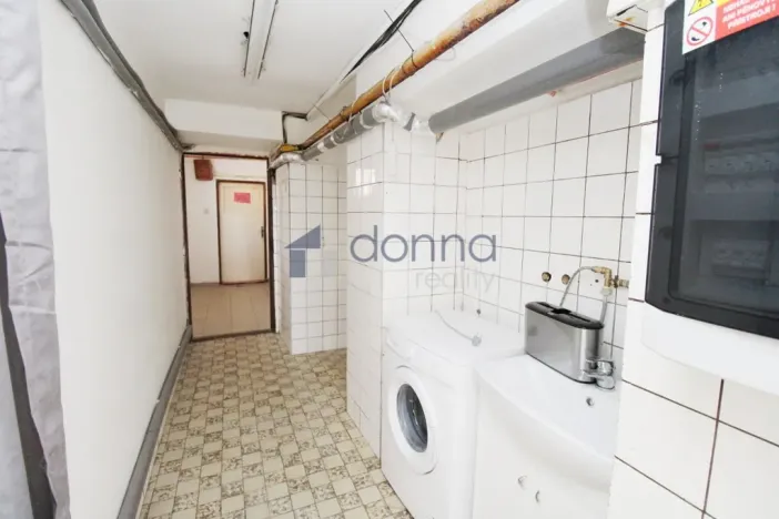 Pronájem obchodního prostoru, Praha, Na losách, 120 m2