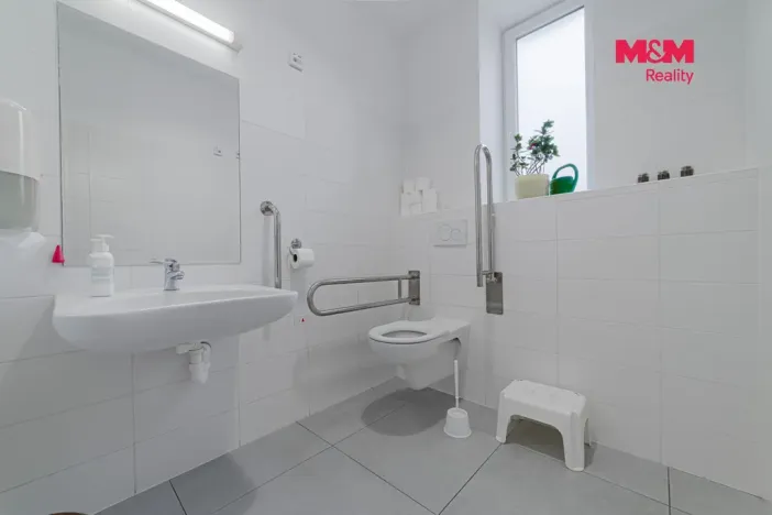 Prodej obchodního prostoru, Ostrava - Vítkovice, Kořenského, 374 m2