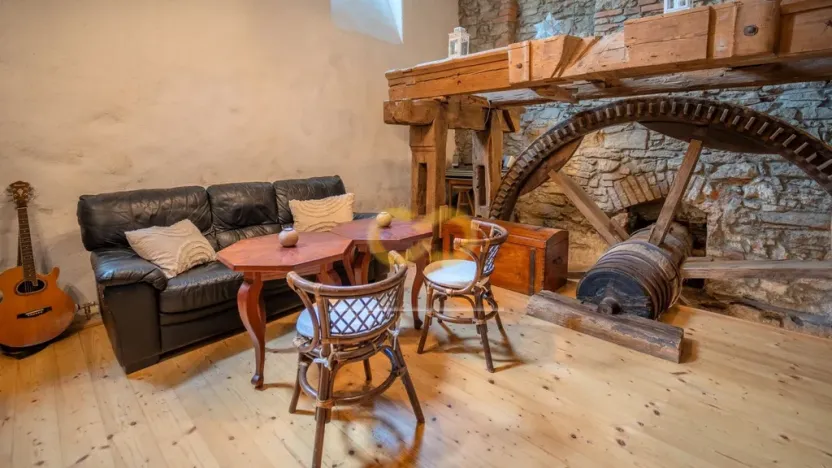 Prodej ubytování, Uzeničky - Černívsko, 590 m2