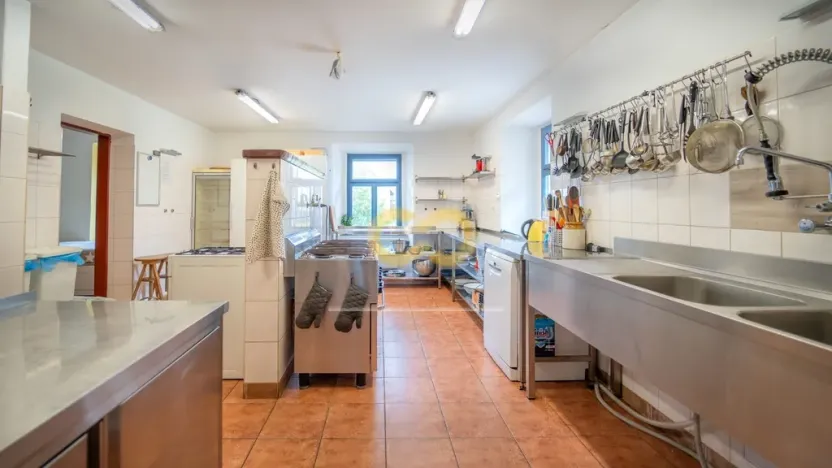 Prodej ubytování, Uzeničky - Černívsko, 590 m2