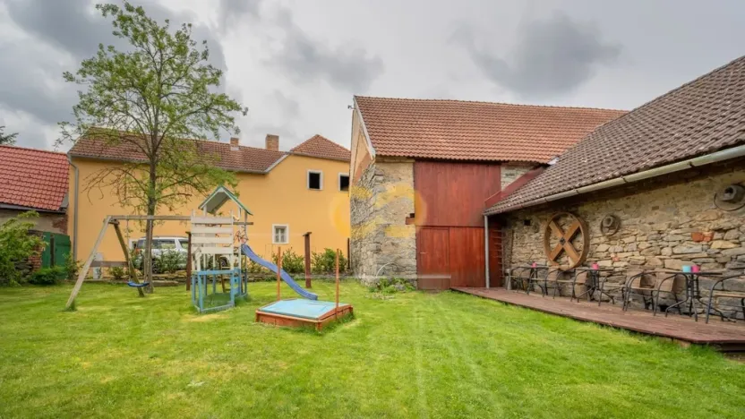 Prodej ubytování, Uzeničky - Černívsko, 590 m2